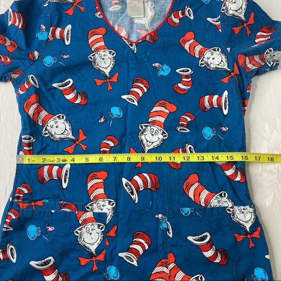 Dr. Seuss CAT IN THE HAT medical cotton scrub top size XS - Picture 12 of 15